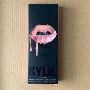 Lip kit